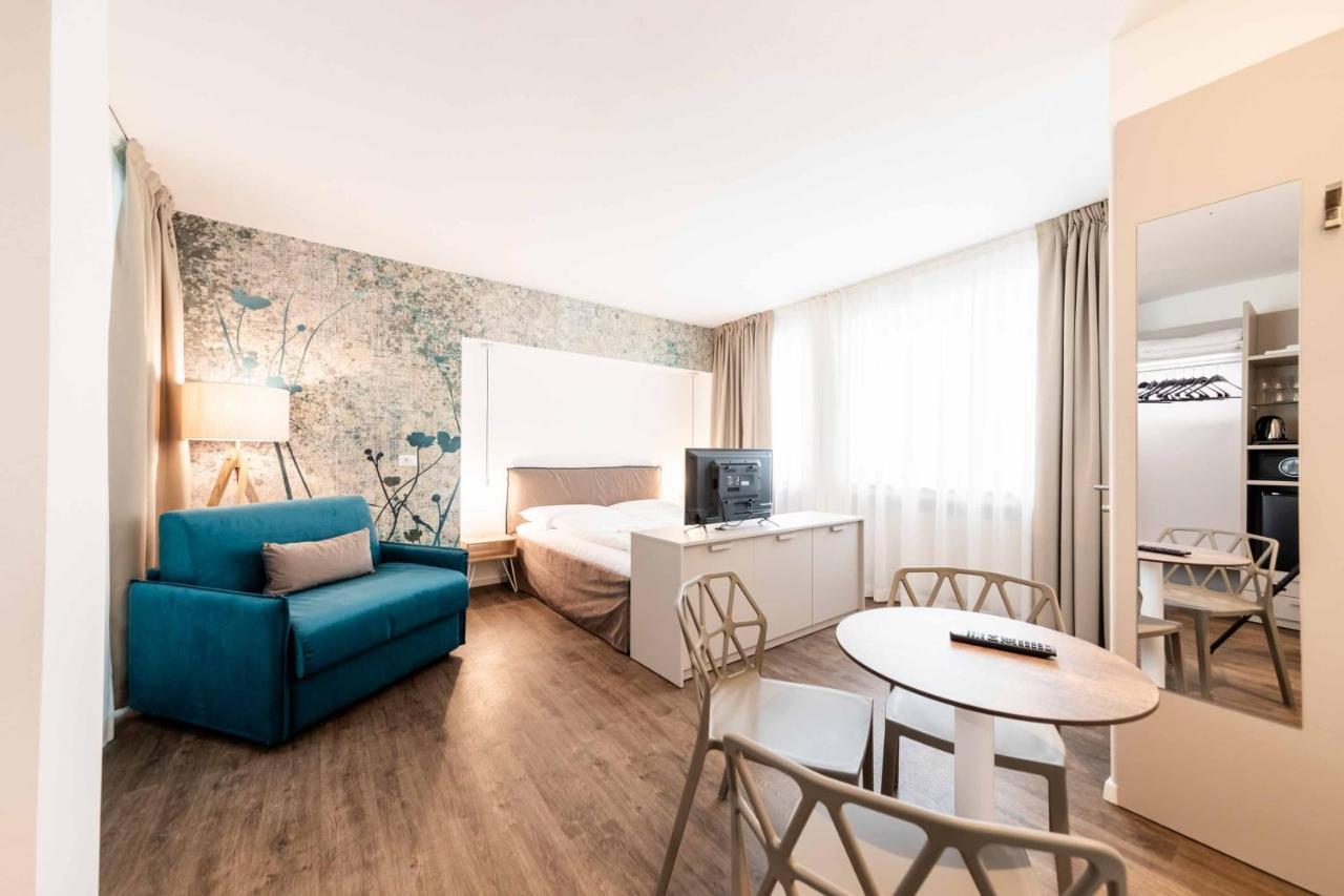 Stay Cooper L Guesthouse Zum Loewen Merano Kültér fotó