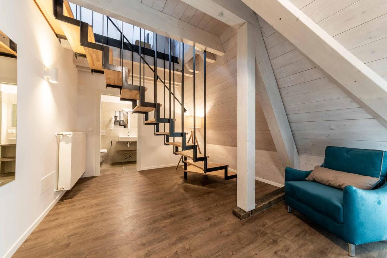 Stay Cooper L Guesthouse Zum Loewen Merano Kültér fotó