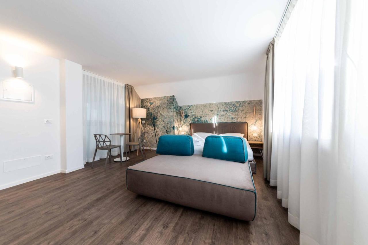 Stay Cooper L Guesthouse Zum Loewen Merano Kültér fotó