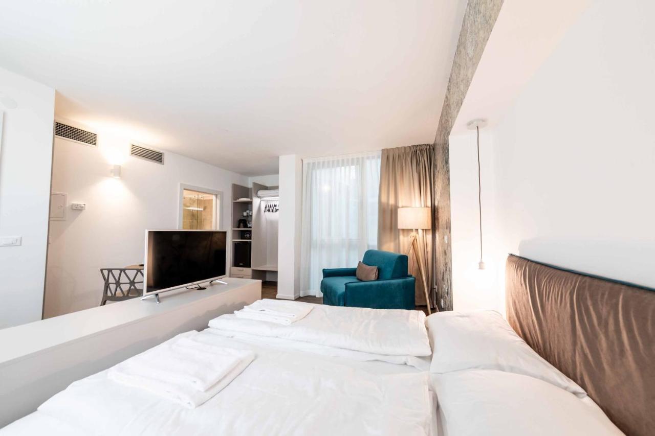 Stay Cooper L Guesthouse Zum Loewen Merano Kültér fotó