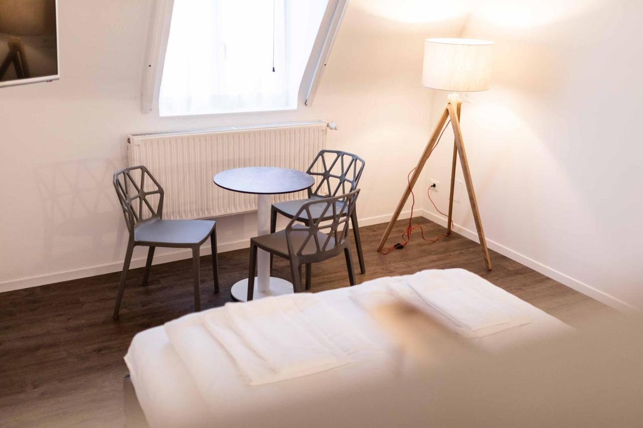 Stay Cooper L Guesthouse Zum Loewen Merano Kültér fotó