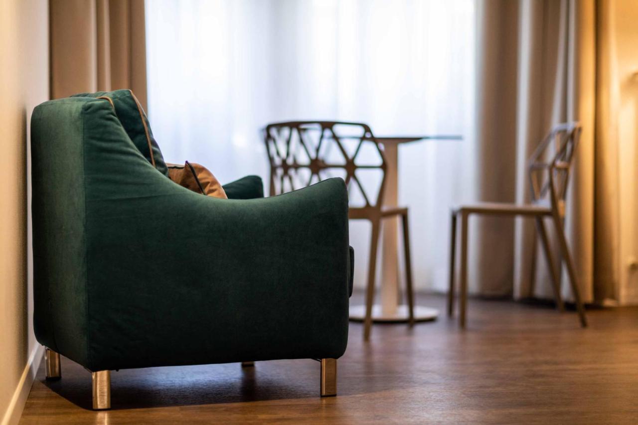 Stay Cooper L Guesthouse Zum Loewen Merano Kültér fotó