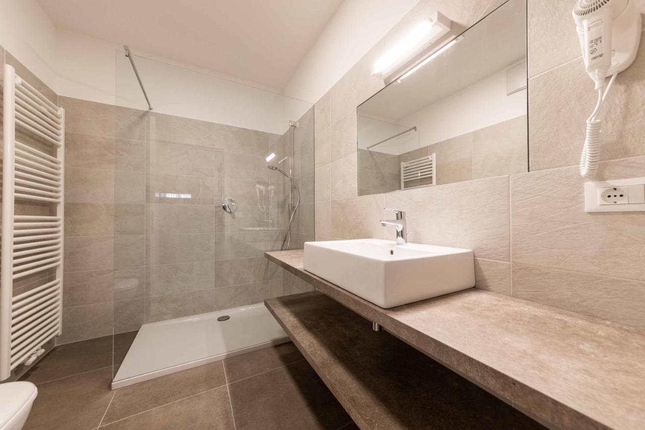 Stay Cooper L Guesthouse Zum Loewen Merano Kültér fotó