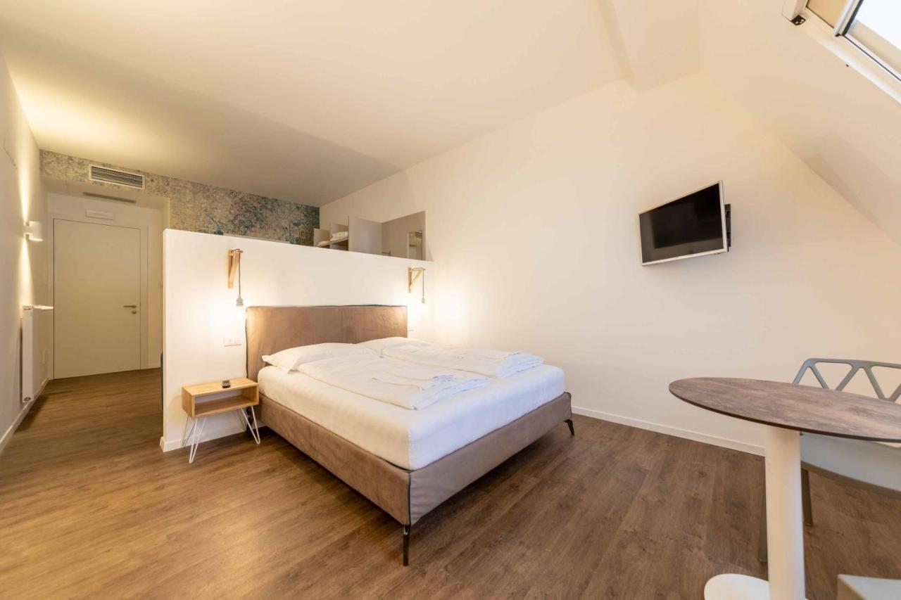 Stay Cooper L Guesthouse Zum Loewen Merano Kültér fotó